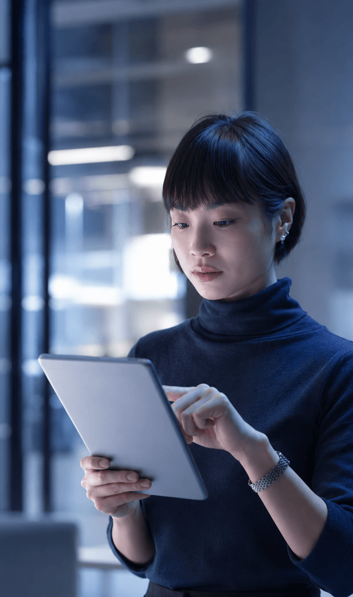 Customer using a verified financial identity